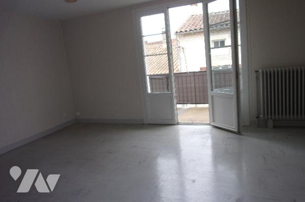 Opportunité investisseur,un ensemble immobilier de 2 appartements de 79m² et 71m² avec garages.