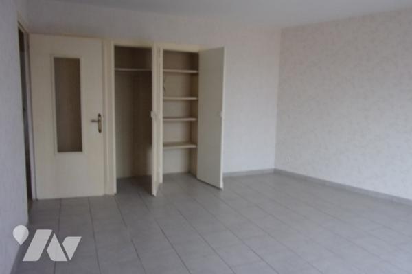 Opportunité investisseur,un ensemble immobilier de 2 appartements de 79m² et 71m² avec garages.