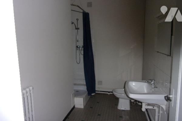 Opportunité investisseur,un ensemble immobilier de 2 appartements de 79m² et 71m² avec garages.