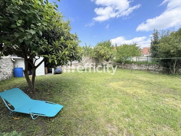 Maison
         5 pièces
        - 168 m² 449 000 € *