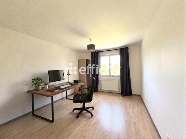 Maison
         5 pièces
        - 168 m² 449 000 € *