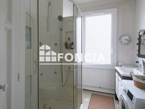 À vendre Local commercial 123.78 m² - Nantes 44000