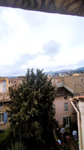 F3 DUPLEX DE 57m² AU CENTRE VILLE D'APT