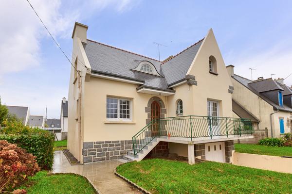 Jolie maison néo-bretonne - Quartier calme, proche commerces, écoles et transports