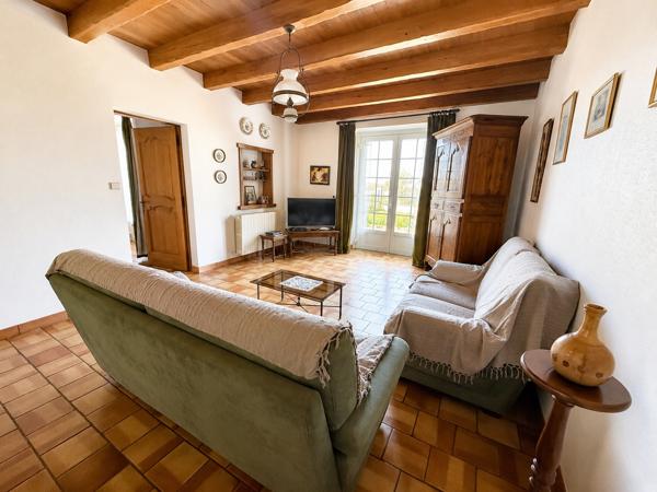 ENSEMBLE IMMOBILIER – PROPRIÉTÉ DE CARACTÈRE EN PIERRE – DOMAINE FAMILIAL, ÉQUESTRE OU TOURISTIQUE