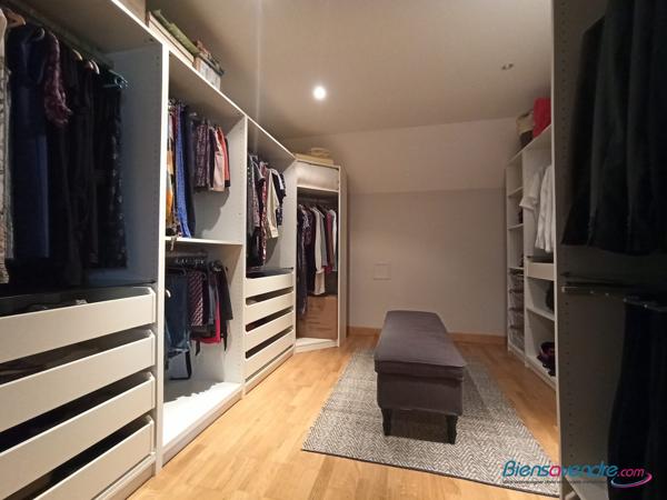 GRANDE LONGERE RENOVEE PROCHE TOURS