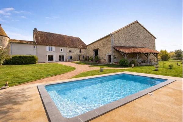 Maison du Périgord avec maison d'amis, 2 étangs, 4 ha
