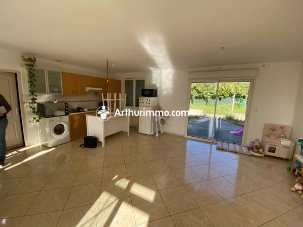 Location                                                      Maison
                        
                     4 pièces                      93 m2                     à Bagnizeau
