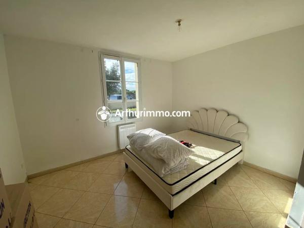 Location                                                      Maison
                        
                     4 pièces                      93 m2                     à Bagnizeau