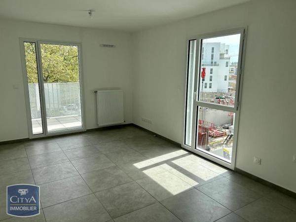 Appartement à louer 3 pièces 63.8m²