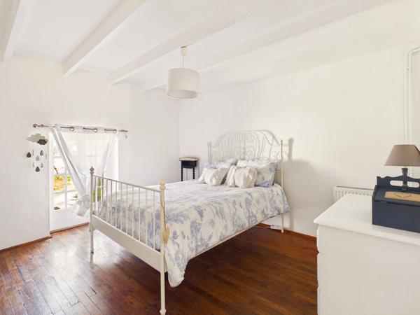 Jolie maison de caractère avec gîte et chalet de 2 chambres