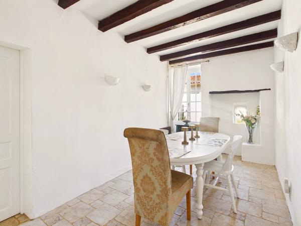 Jolie maison de caractère avec gîte et chalet de 2 chambres