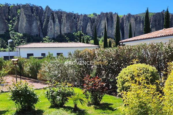 Mées (04190) NOUVELLE EXCLUSIVITÉ !! Les Mées (04) - Maison de plain-pied de 84 m2 sur 543 m2 de terrain piscinable avec vu