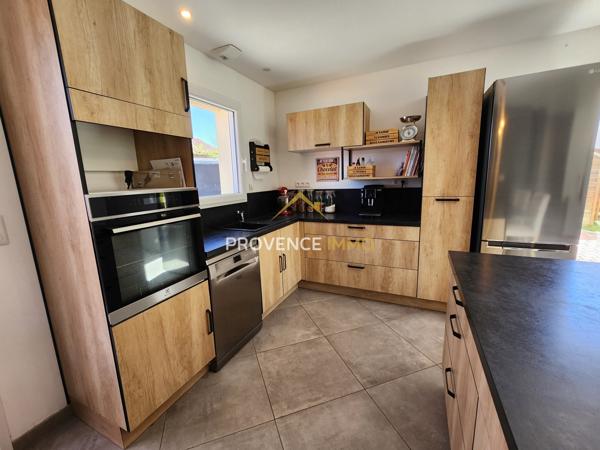 Mées (04190) NOUVELLE EXCLUSIVITÉ !! Les Mées (04) - Maison de plain-pied de 84 m2 sur 543 m2 de terrain piscinable avec vu