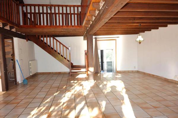 Secteur Chalais Agréable maison de 170 m²