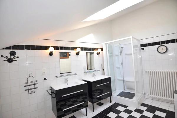 Secteur Chalais Agréable maison de 170 m²