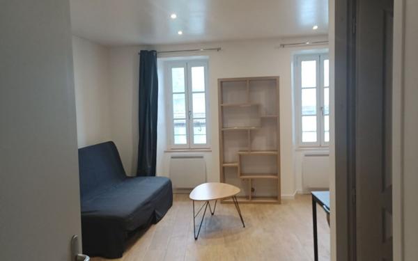 Appartement à louer    1 pièce • 23,60 m2 Saint-Jean-d'Angély