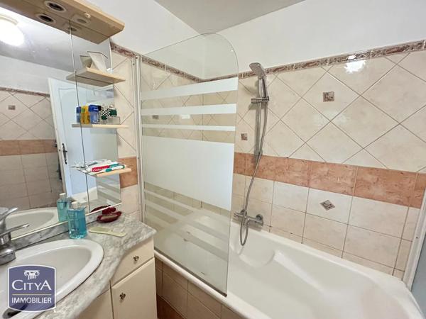 Maison à vendre 6 pièces 183m² Saint-Germain-du-Puy (18390)