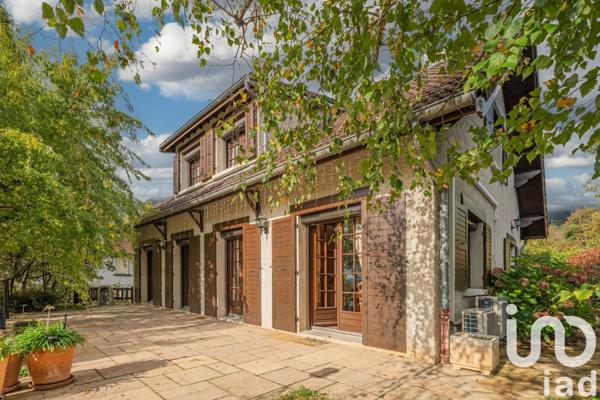 Maison 7 pièces de 169 m² à Claix (38640)