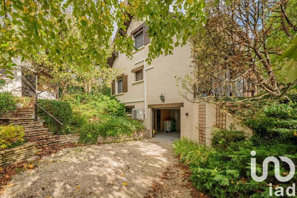 Maison 7 pièces de 169 m² à Claix (38640)