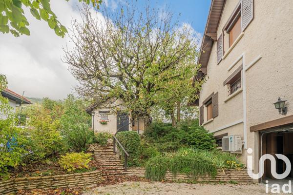 Maison 7 pièces de 169 m² à Claix (38640)