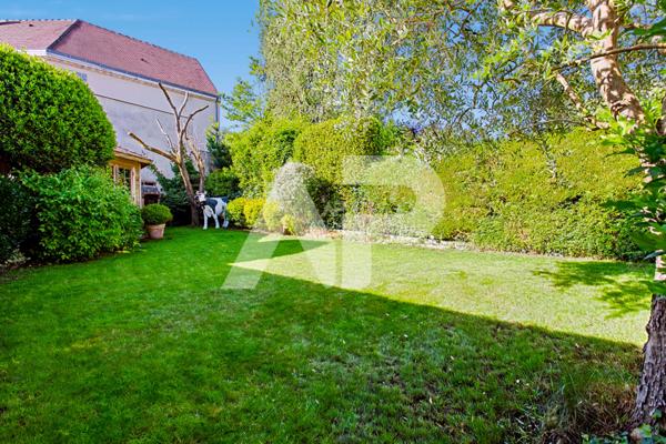 CHAVILLE, Parc Fourchon - Au calme d'une impasse maison de 6 pièces. €1 190 000 ** - Référence 703-C