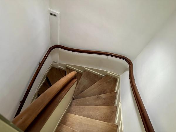 Maison à rénover avec grand atelier et dépendances – Fort potentiel à Bergerac
