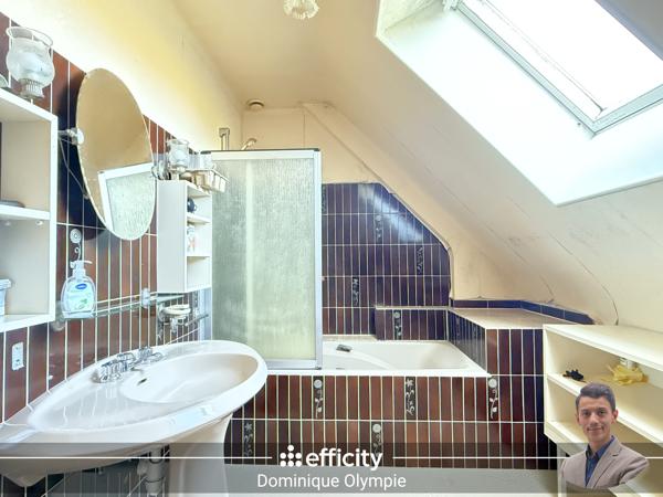 Maison
         7 pièces
        - 144 m² 242 000 € *