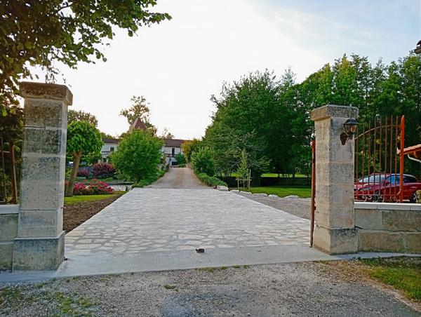 Moulin du XIXe siècle transformé en gîtes et chambres d’hôtes