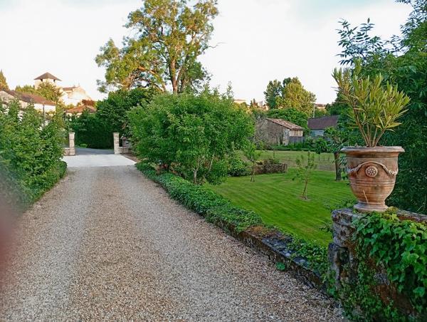Moulin du XIXe siècle transformé en gîtes et chambres d’hôtes