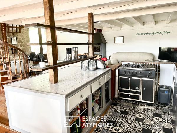 Maison de charme avec piscine et vue imprenable en Ardèche verte