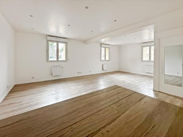 Location appartement près de RIS ORANGIS - 2 pièce(s) - 48 m² - 831 €/mois