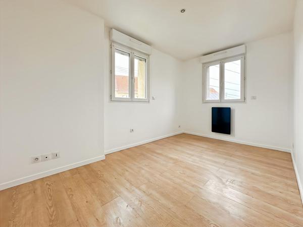 Location appartement près de RIS ORANGIS - 2 pièce(s) - 48 m² - 831 €/mois