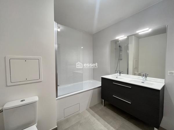 Location Appartement 4 pièces 92.78 m² - Courbevoie 92400