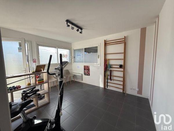 Location local d’activité 41 m² Macau