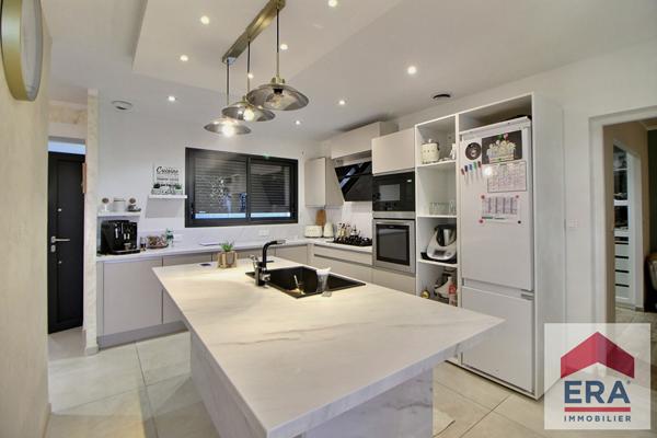 Villa contemporaine avec piscine à Piolenc 5 pièce(s) 136m2