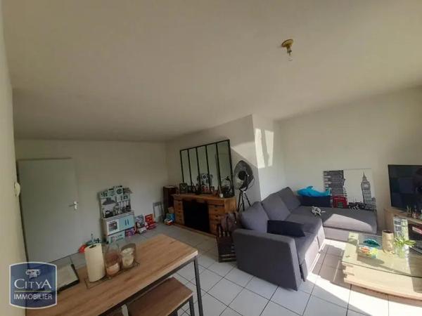 Appartement à louer 2 pièces 47.54m² Luçon (85400)