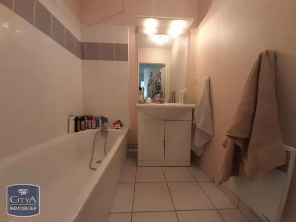 Appartement à louer 2 pièces 47.54m² Luçon (85400)