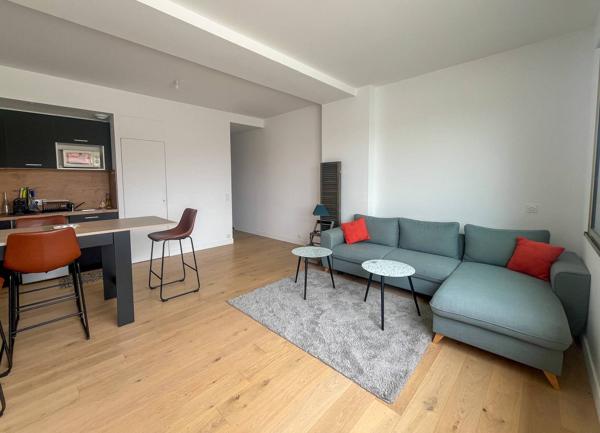 Studio moderne en front de mer à vendre à Lacanau avec parking proche plage et rue piétonne à Lacanau océan centre ville