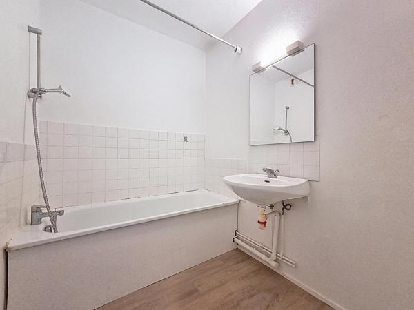 T4 lumineux et traversant, 2 à 3 chambres