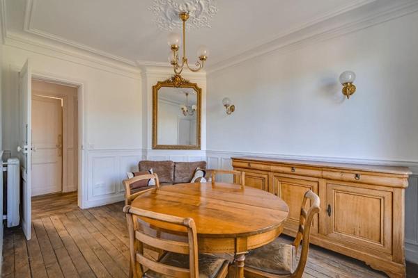 Paris 14ème - Immeuble Haussmannien - 3 pièces (53,30 m²) avec vue sur "Réservoir Montsouris"  à 2 pas du Parc Montsouris
