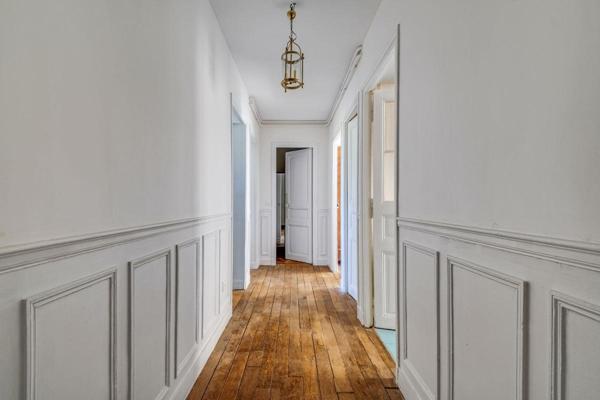 Paris 14ème - Immeuble Haussmannien - 3 pièces (53,30 m²) avec vue sur "Réservoir Montsouris"  à 2 pas du Parc Montsouris