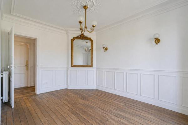 Paris 14ème - Immeuble Haussmannien - 3 pièces (53,30 m²) avec vue sur "Réservoir Montsouris"  à 2 pas du Parc Montsouris