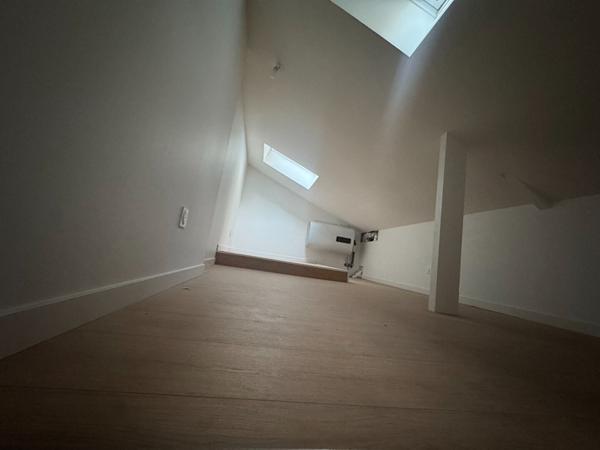 Appartement Angers 1 pièce 11 m2 Parking Hyper centre