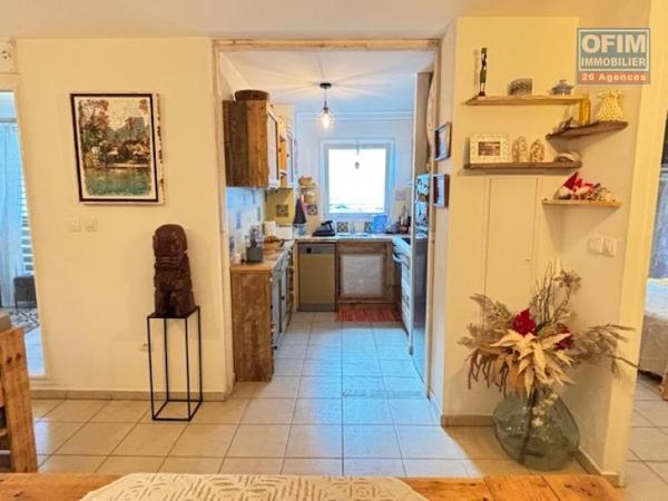 A vendre appartement T2 ,refait récemment, centre de La Montagne,à proximité de tous les commerces, écoles...