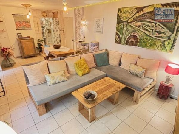 A vendre appartement T2 ,refait récemment, centre de La Montagne,à proximité de tous les commerces, écoles...