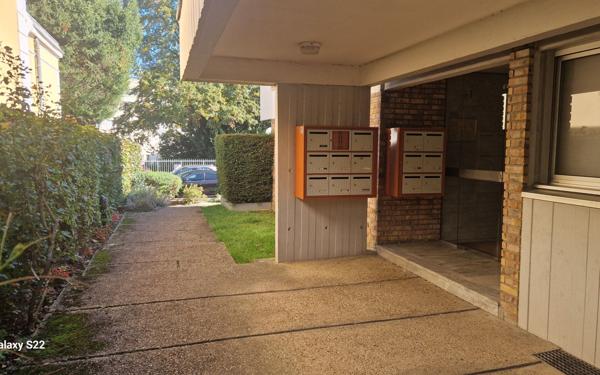 Appartement à vendre    1 pièce • 21,13 m2 Sèvres