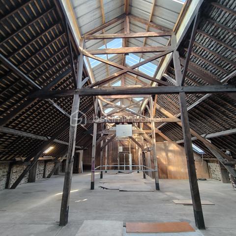 Immeuble mixte de 1 405 m²