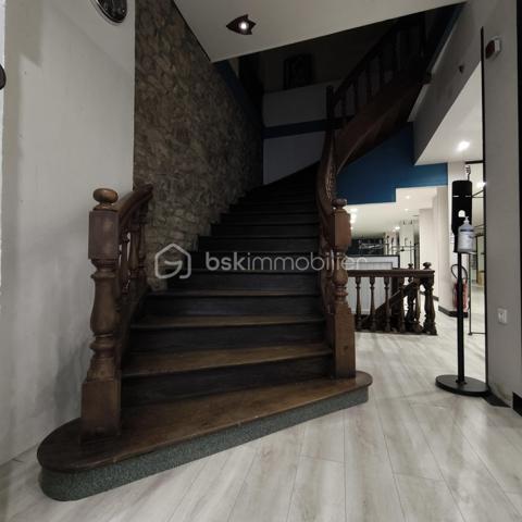 Immeuble mixte de 1 405 m²