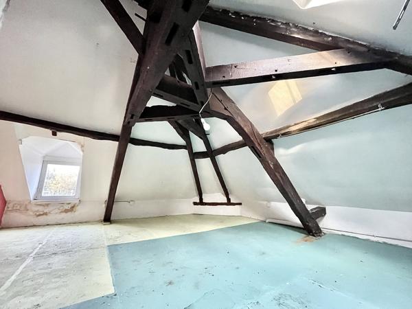 Immeuble 8 pièces - 250 m²